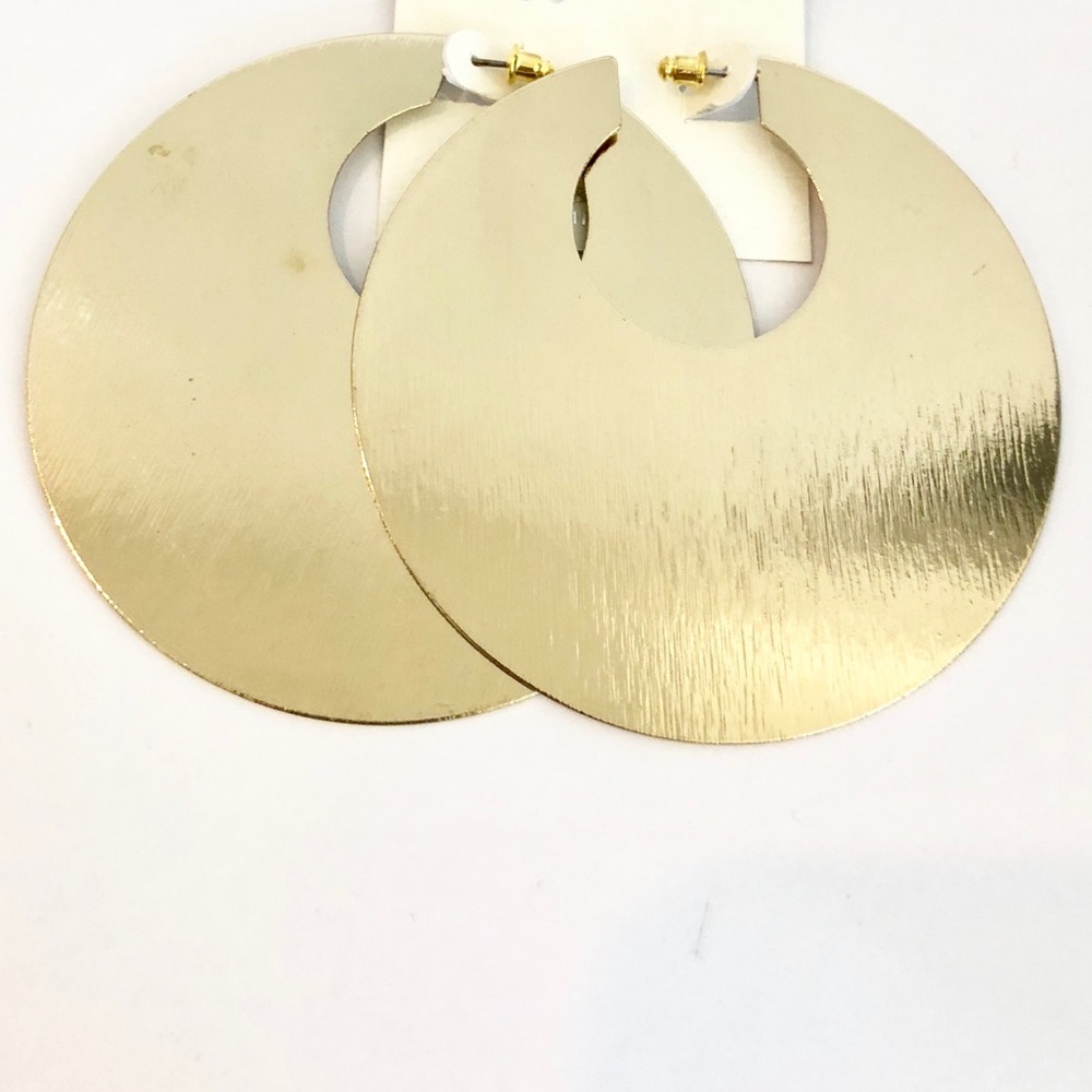 New brushed faux-gold color metal earrings 💋 - Picture 2 of 2